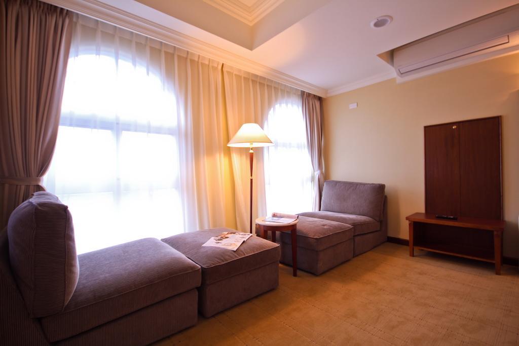 Grand Boss Hotel Yilan Ngoại thất bức ảnh