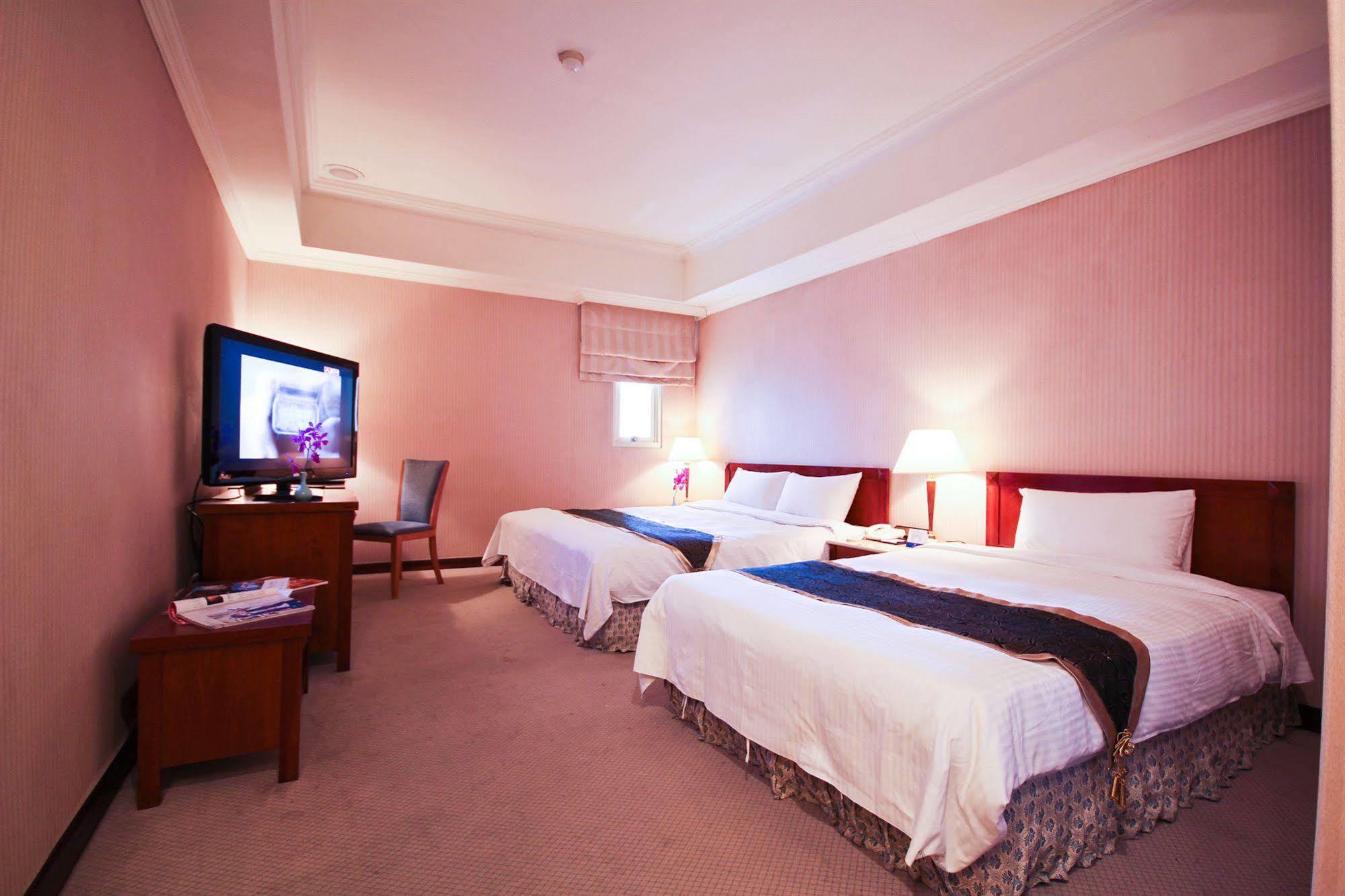 Grand Boss Hotel Yilan Ngoại thất bức ảnh