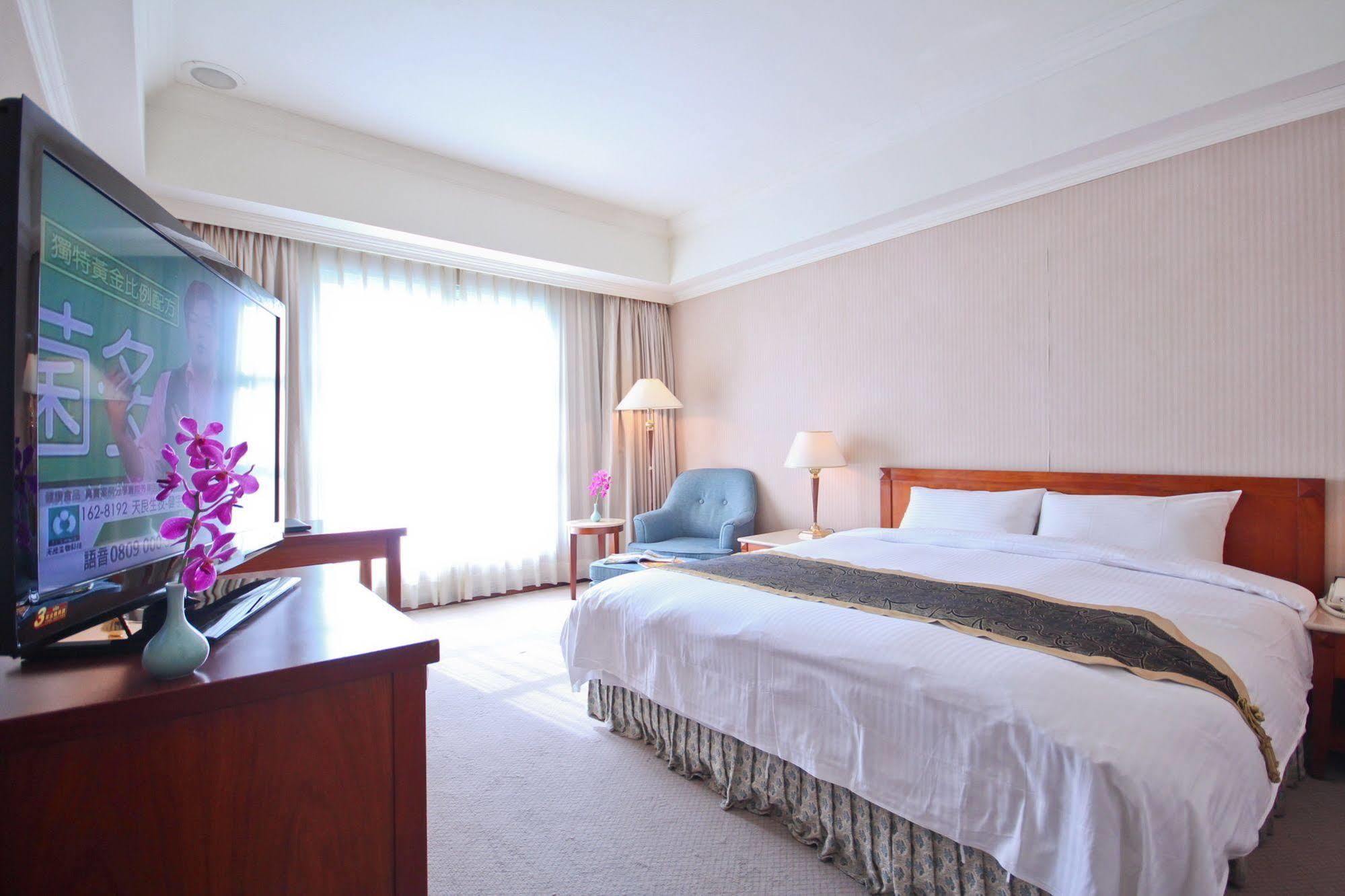 Grand Boss Hotel Yilan Ngoại thất bức ảnh