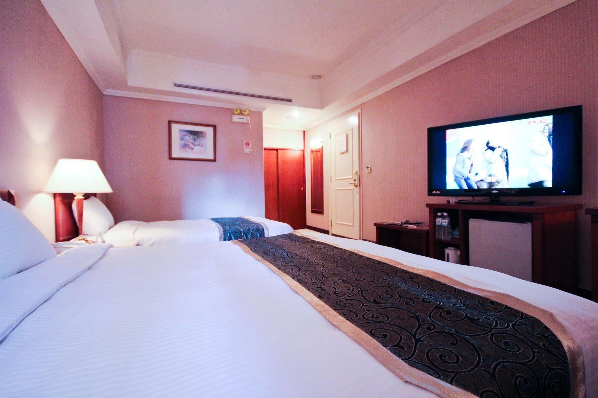 Grand Boss Hotel Yilan Ngoại thất bức ảnh