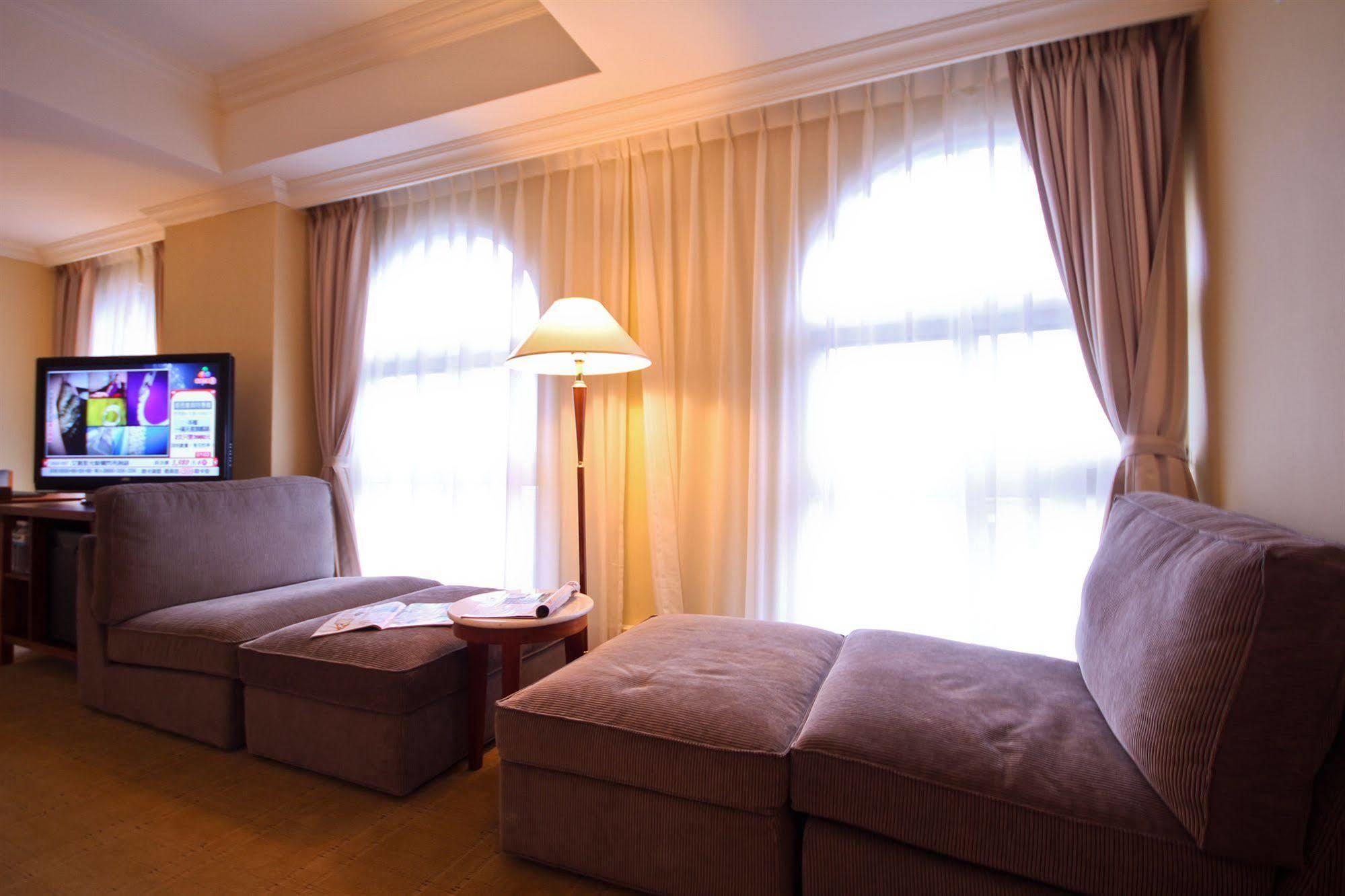 Grand Boss Hotel Yilan Ngoại thất bức ảnh
